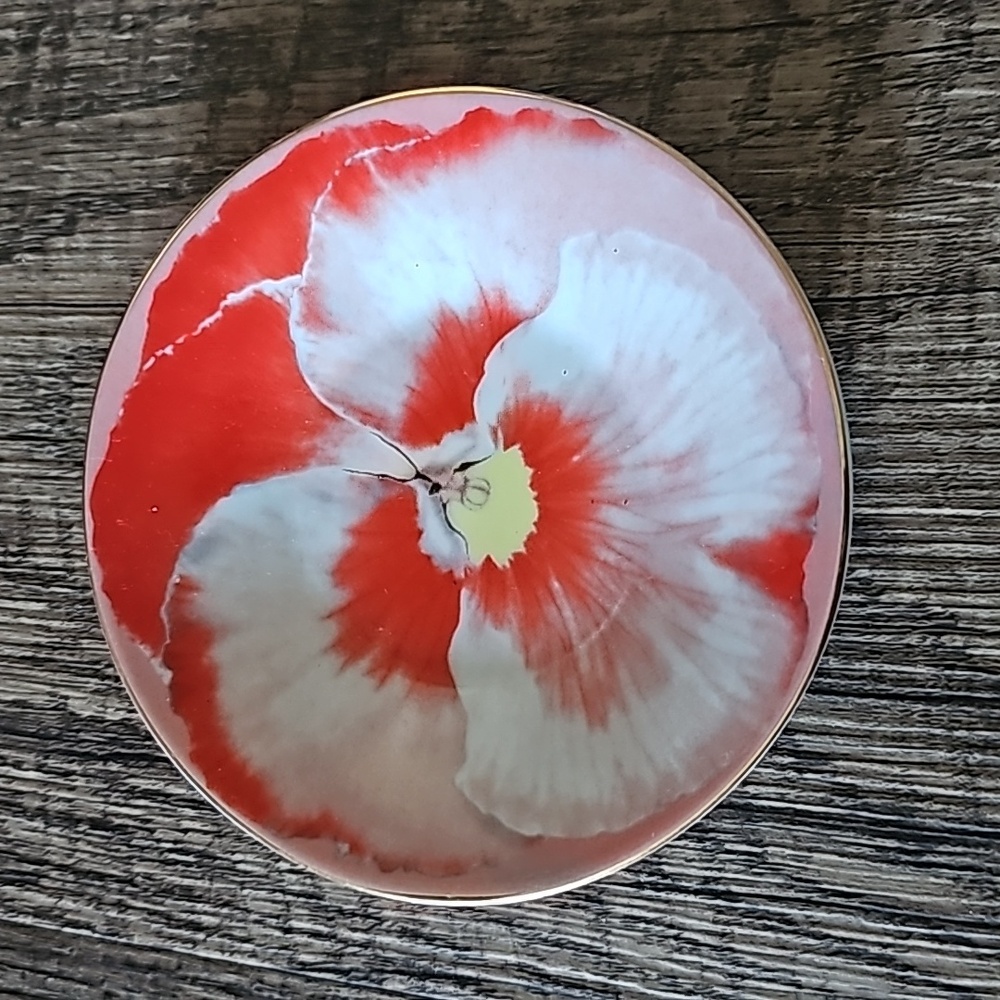CASATI Fine Porcelain- Germany -RED Pansies. MINT